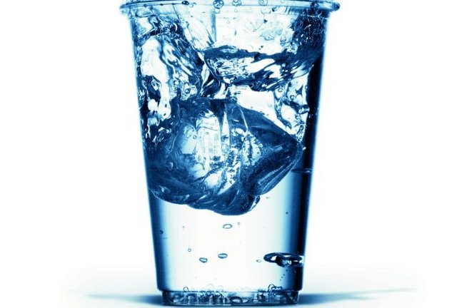 Im Kölner Karneval gilt: Kölsch schmeckt auch aus Biokunststoffbecher © Huhtamaki