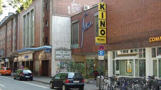 Weißhaus Kino Außenansicht