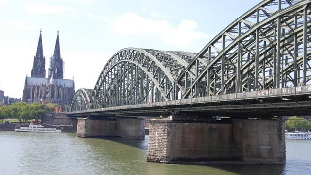 Die Hohenzollernbrücke in Köln