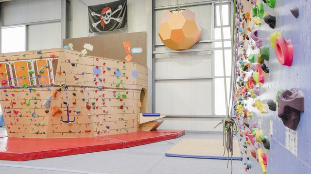 Piratenschiff für Kinder in der Kletterhalle