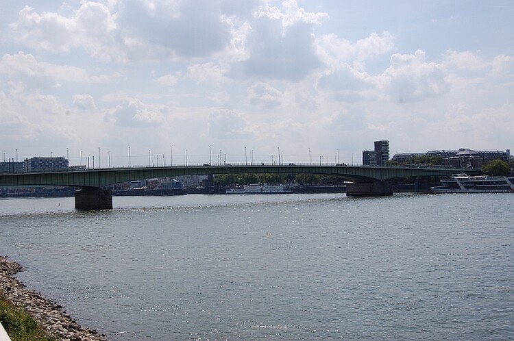 Die IHK fordert Entscheidungen zur Zukunft des Deutzer Hafens