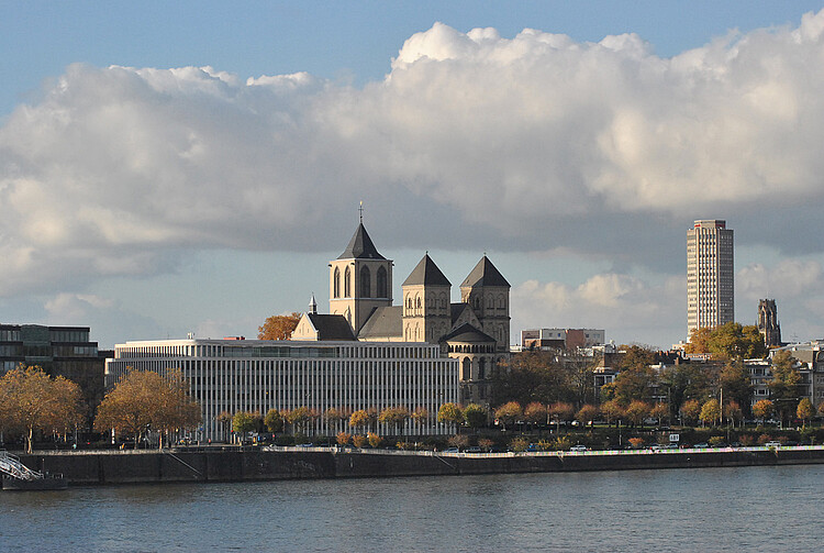 Blick auf das Kunibertsviertel in Köln