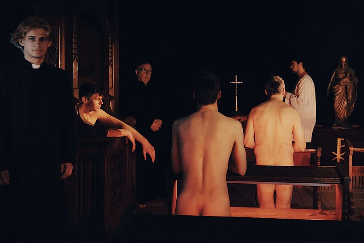 Inszenierung „Absolvo te!" von Dennis Josef Meseg 