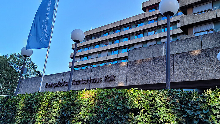Frontseite Krankenhaus in Köln-Kalk