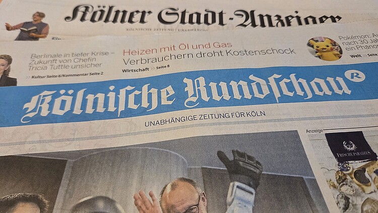Titelseite der Kölnischen Rundschau mit Logo und Aufmacher auf der Frontseite