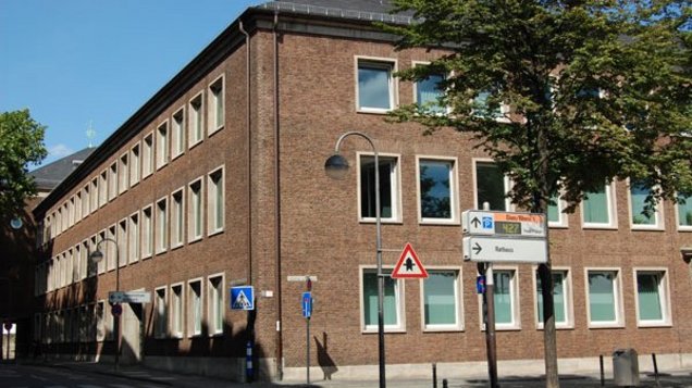 Spanischer Bau nebem dem Rathausplatz