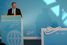 Michael Garvens präsentierte die Wirtschaftsdaten des Kölner Flughafens