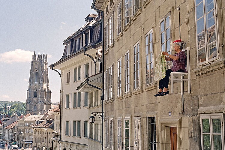 x-mal Mensch Stuhl in Fribourg