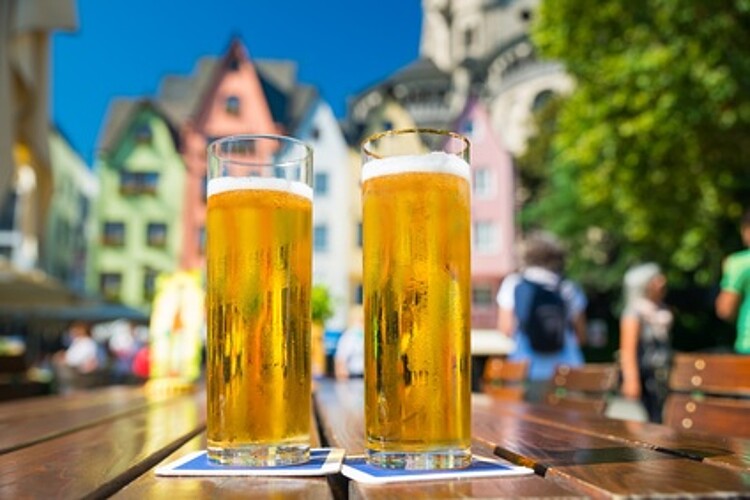Kölsch trinken in der Kölner Altstadt