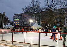 Eislaufen auf dem Kölner Ebertplatz