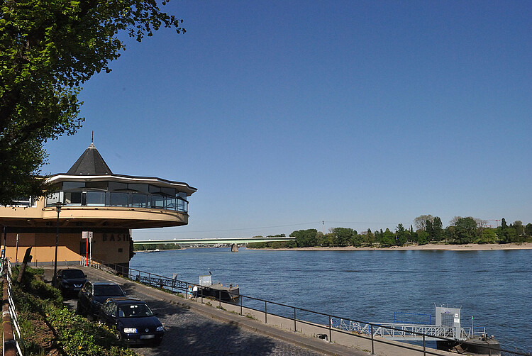 Bastei am Kölner Rheinufer