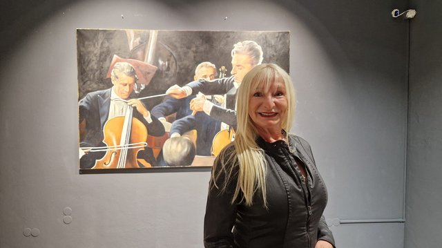 Malerin, Galeristin und Gastgeberin: Heike Iserlohe