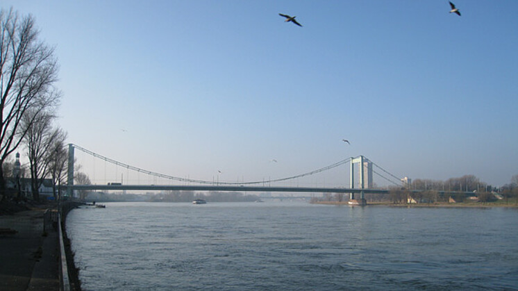 Blick auf die Mülheimer Brücke
